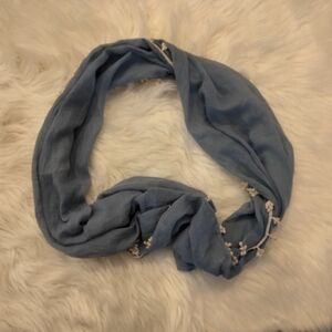 Do everything in love infinity scarf